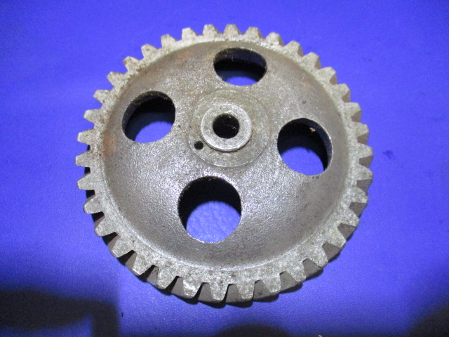 Zahnrad zum Ölpumpenantrieb R50,50/2,60,60/2,50S,69,69/S (R51/3-68 bei Verwendung neuem 30° Zahnradsatz) gebraucht