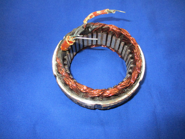 Ständer mit Wicklung Ausführung Y Klemme R60/6,75/6,90/6,90S - 1975  (105mm Aufnahme Motorghäuse alte Ausführung)  NOS