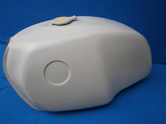 Tank 90S grundiert