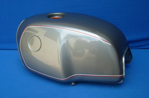 Tank 100RT spericsilber mittelsilber Zierlinie mittelrot weiß