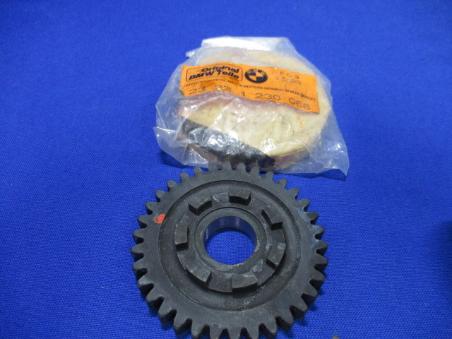 Zahnrad 1. Gang  Abtriebswelle 4 Gang Getriebe R50/5,60/5,75/5 (NOS)
