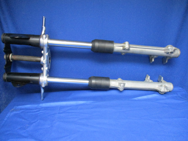 Vorderradgabel  17mm Achse Doppelscheibenbremse Boxer 1976 - 09/80 (auch passend R75/6,90/6,90S mit 17mm Achse) (NOS) alter Lagerbestand mit Lagerspuren