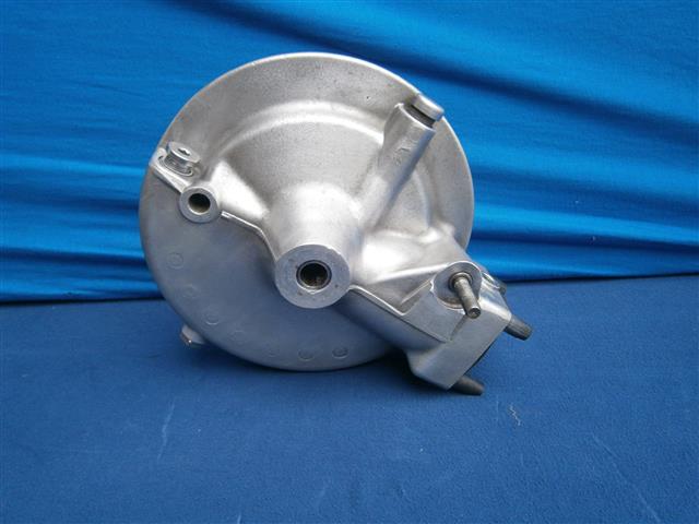 Achsantrieb (37x11) Trommelbremse 60/5,60/6,,75/6,,90S,90/6,75/7,80/7,80RT -09/80
- Mitnehmer neu
- neu gelagert
- neu abgedichtet