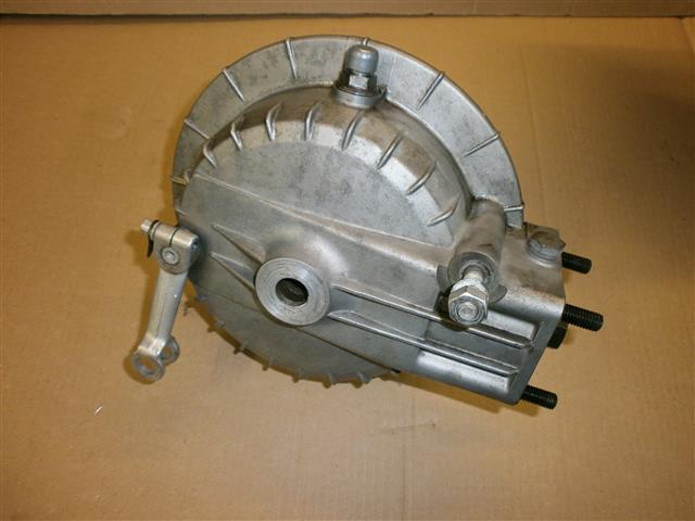 Achsantrieb (32x11) R100S,CS ab 09/80 Trommelbremse gebraucht top Zustand, neu nicht mehr lieferbar
(auch verwendbar für Modelle von 1974- 09/80 mitBremsnocken 1454836, Bremsbacken 2310523, 1238915 Bolzen) auf Anfrage
