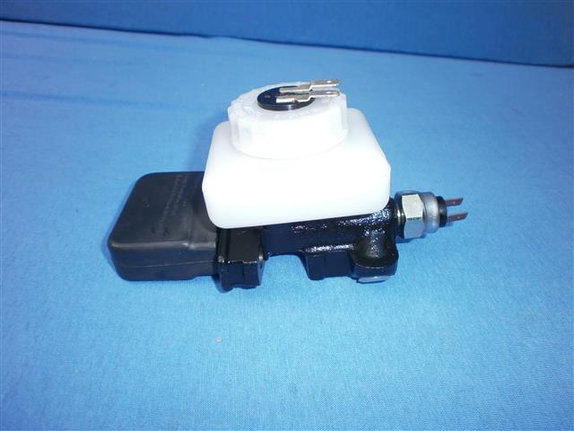 Hauptbremszylinder 16mm Modelle mit 2 Scheibenbremsen 75/6,90/6,90S -09/75 (NOS) n.m.l.