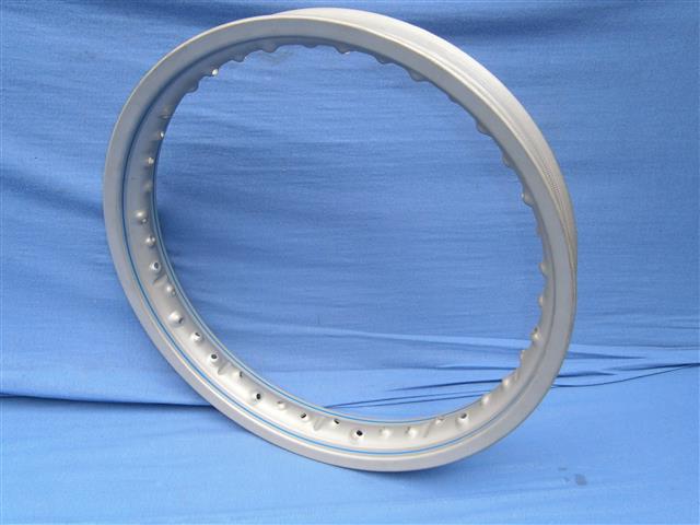Alufelge silber/Streifen blau hinten erste Serie R100RS (NOS) mit Lagerspuren