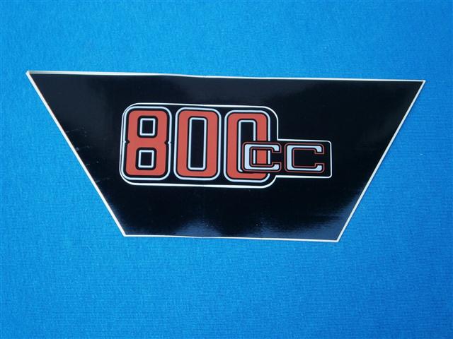 Abziehbild Batterieabdeckung 800cc silber