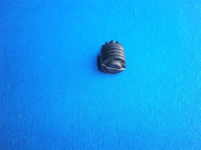 Anschlagpuffer Sitzbank vorn R65GS,80G/S,80ST,(R65,80,80RT,R100RS,RT 1985-1995),R80GS,100GS,R80R,100R,Basic und zusätzlich
Anschlagpuffer Tank hinten und Batterieabdeckung passend für R65,80,80RT,100RS,100RT 1985-1995)