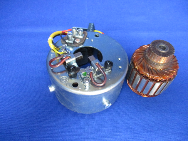 Lichtmaschine Noris 45/60/L R51/3,67,67/2,67/3,68,50,60,69 mit Anker neu
- Satz Spulen
- Regler
- Kohlebürsten
- Federn