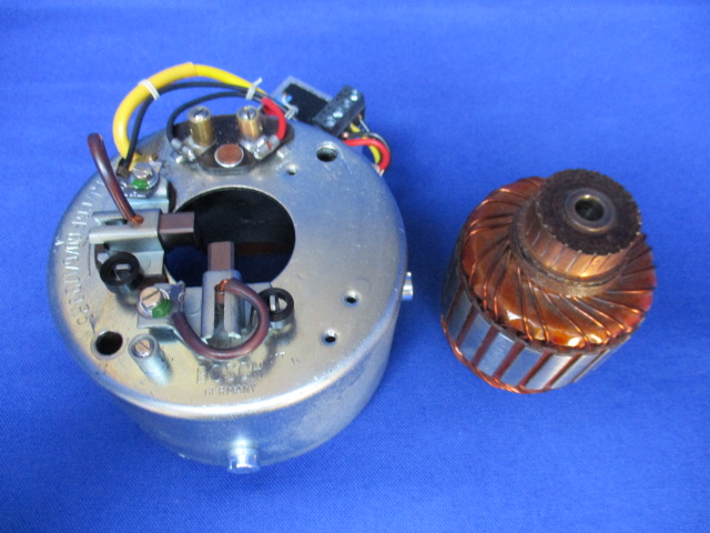 Lichtmaschine Bosch LJ/CGE 60/6/1700 R 5 R50/2,60/2,50S,69S mit Anker neu
- Satz Spulen
- Regler
- Kohlebürsten
- Federn