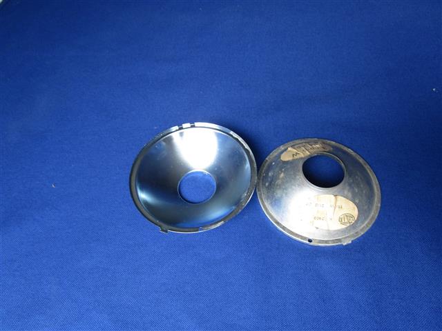 Reflektor Tonnenrücklicht R26,27,50,50/2,60,60/2,50S,69,69S original Hella
Im original Reflektorverspiegelung matt!