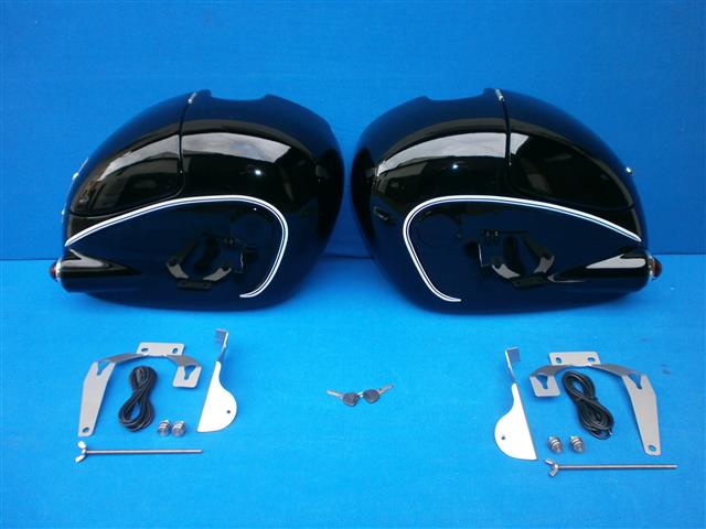 Enduro Packtaschen Paar  mit allen Anbauteilen und Zubehör passend für R50,50/2,60,60/2,50S,69,69S
Anmerkung:
Packtaschen und alle Anbauteile werden als Set geliefert, Endmontage selbst.