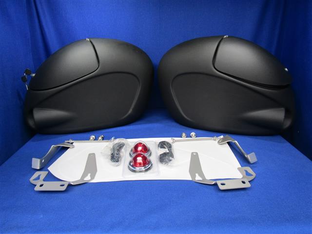 Enduro Packtaschen Ausführung mit Lederoptik Paar  mit allen Anbauteilen und Zubehör passend für R50,50/2,60,60/2,50S,69,69S
Anmerkung:
Packtaschen und alle Anbauteile werden als Set geliefert, Endmontage selbst.