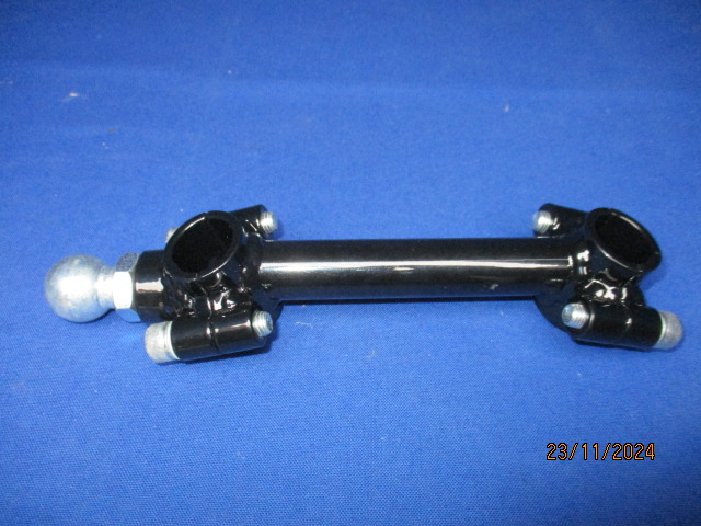 Vierte Anschlußverstrebung mit Kugelbolzen R26,27