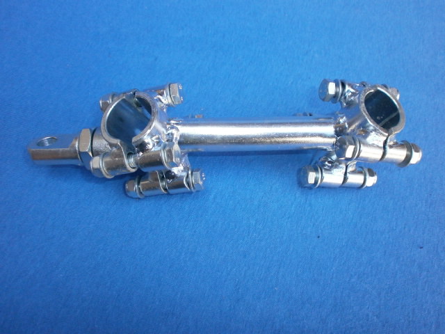 Vierte Anschlußverstrebung mit Flachbolzen R26,27