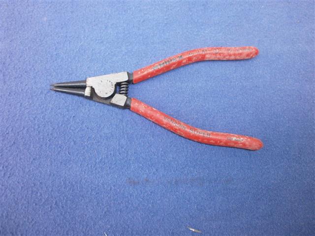 Knipex Sicherungsringzange  für Außenringe auf Wellen 10-25mm 46 11 A1